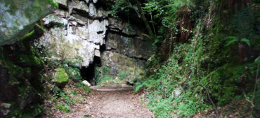 VISITA A LA CUEVA DEL PENDO